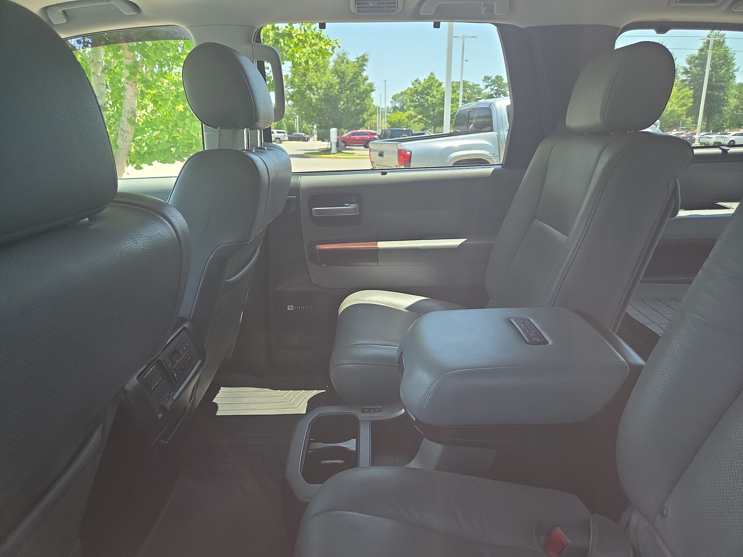 Used 2014 Toyota Sequoia Platinum AWD/4WD image 11