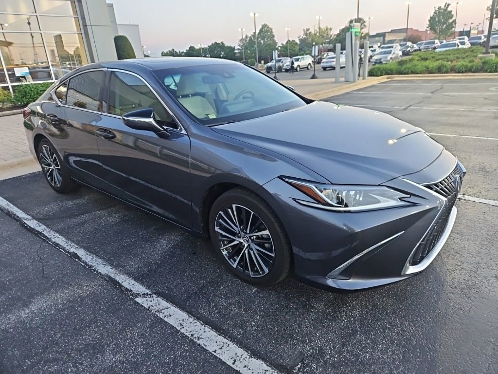 Used 2022 Lexus ES 350 w/ Premium Package FWD image 2