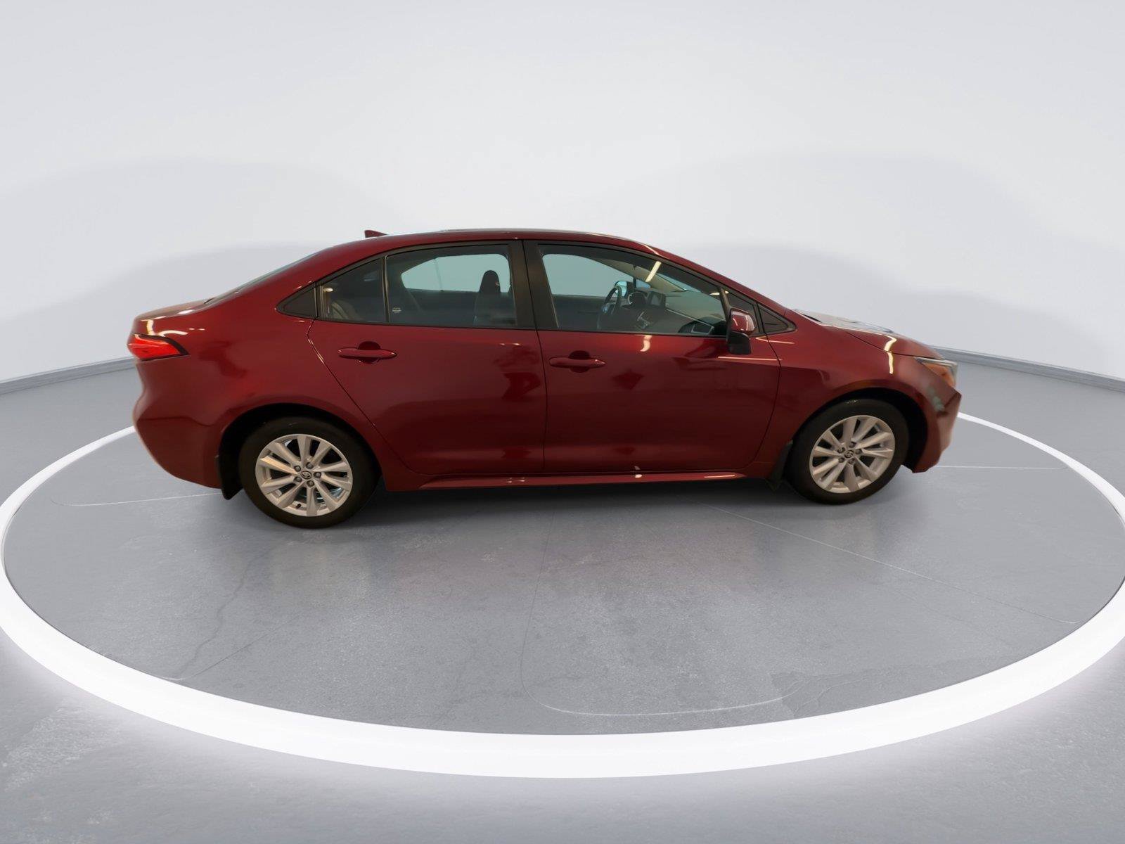 Used 2024 Toyota Corolla LE w/ LE Convenience Package FWD image 8