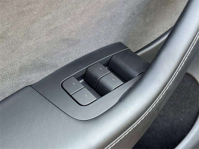 Used 2024 Tesla Model Y Long Range image 25