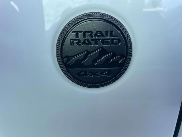 Used 2023 Jeep Gladiator Overland w/ Cold Weather Group AWD/4WD image 7
