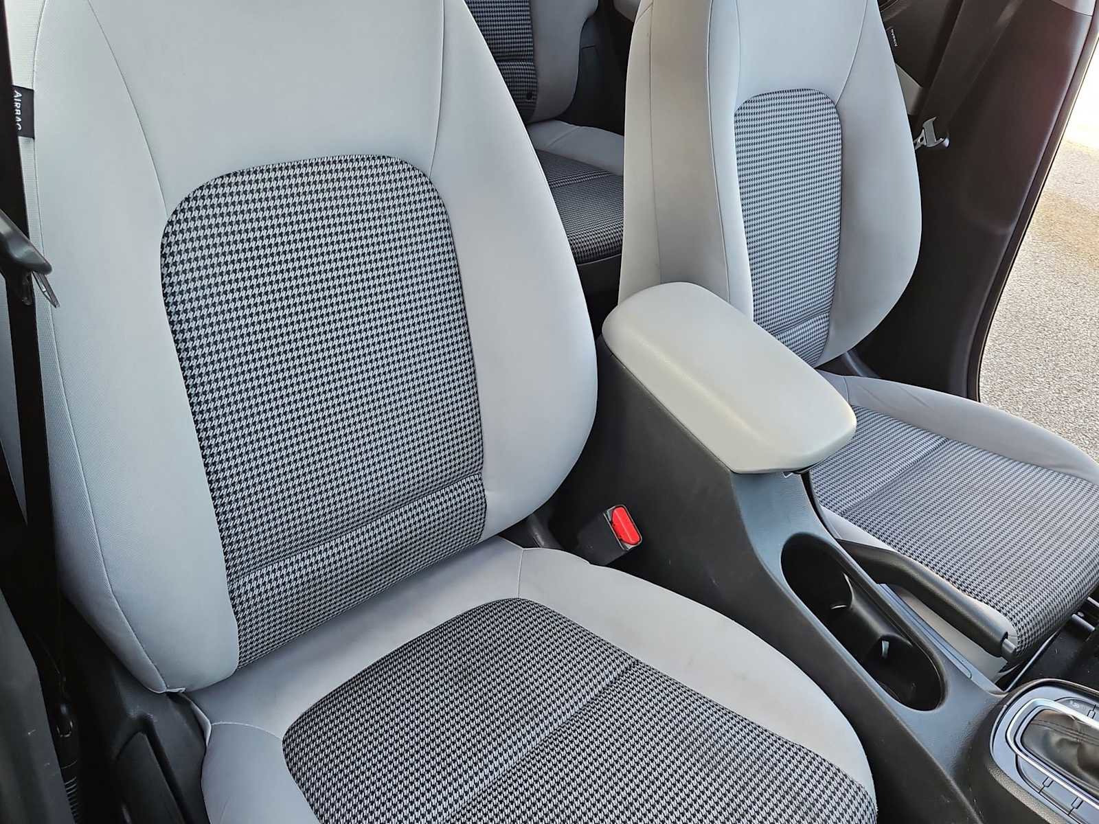 Used 2022 Hyundai Kona SE image 22