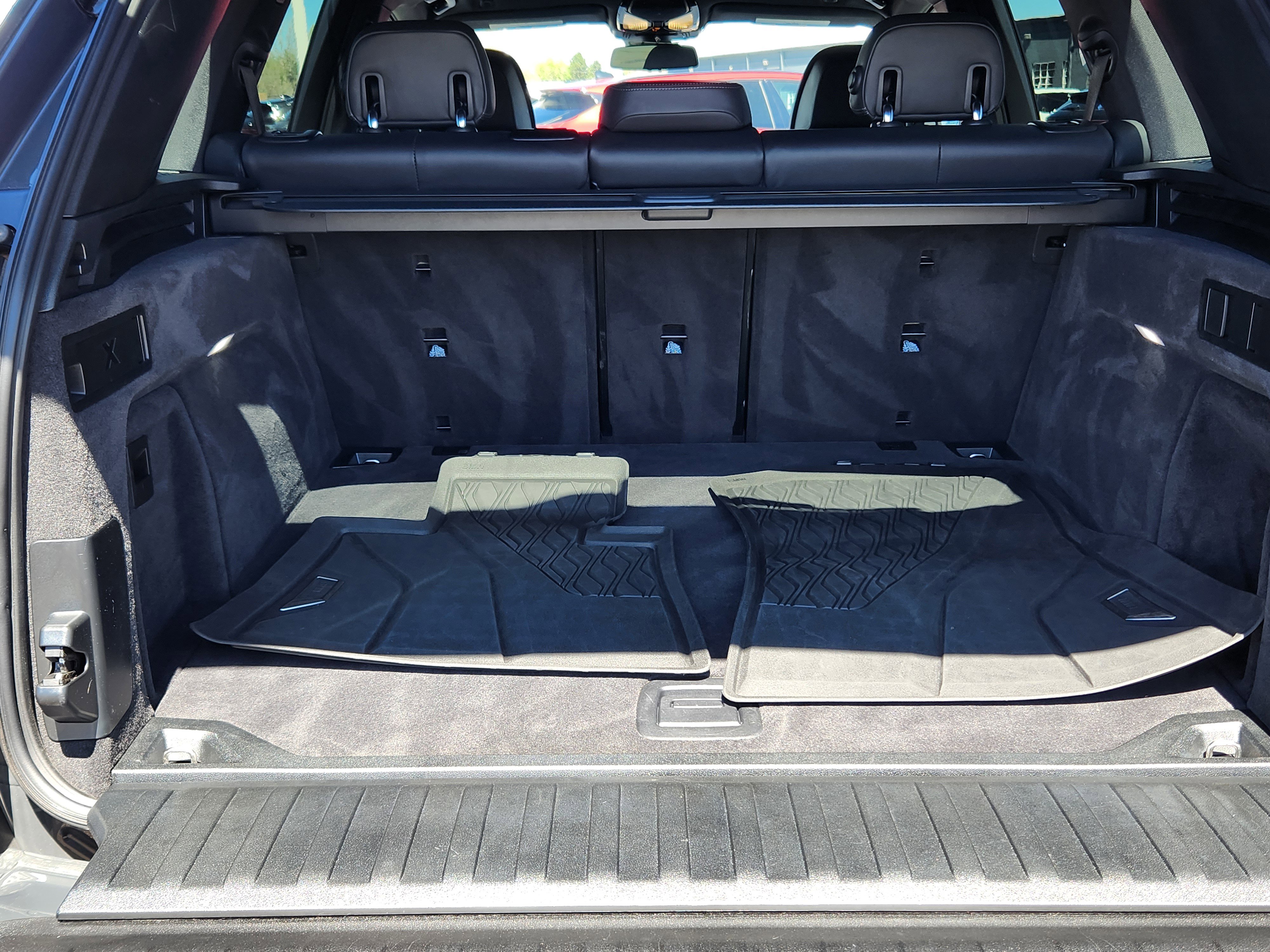 Used 2022 BMW X5 M50i w/ Executive Package image 29
