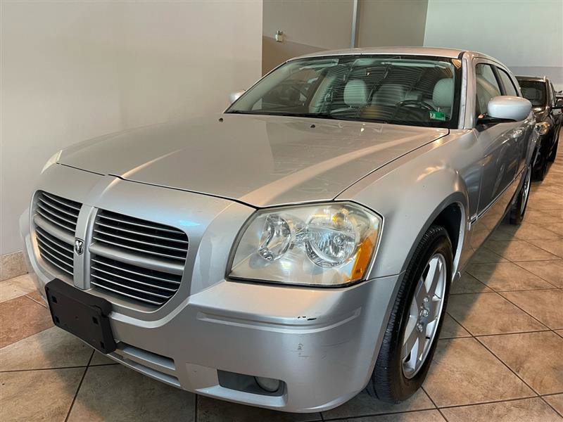 Used 2005 Dodge Magnum R/T w/ Convenience Group II image 3