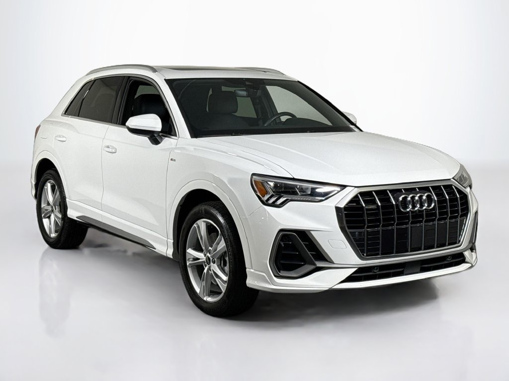 Used 2022 Audi Q3 2.0T Premium Plus w/ Premium Plus Package AWD/4WD image 7