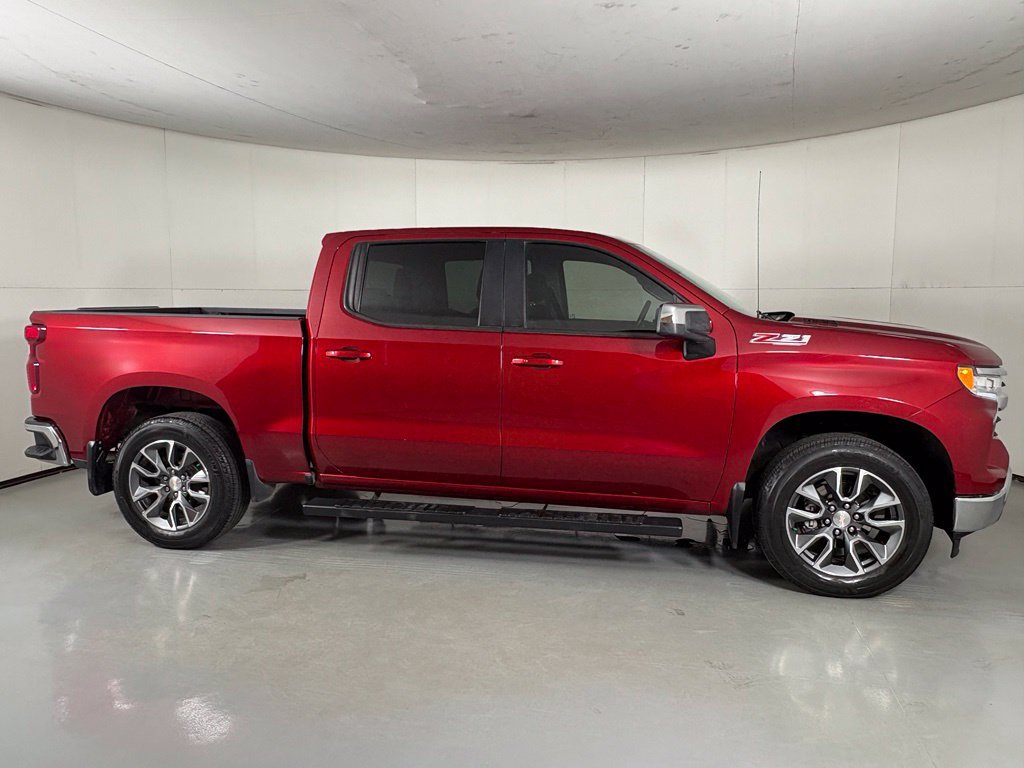 Certified 2022 Chevrolet Silverado 1500 LT w/ Z71 Off-Road Package AWD/4WD image 11