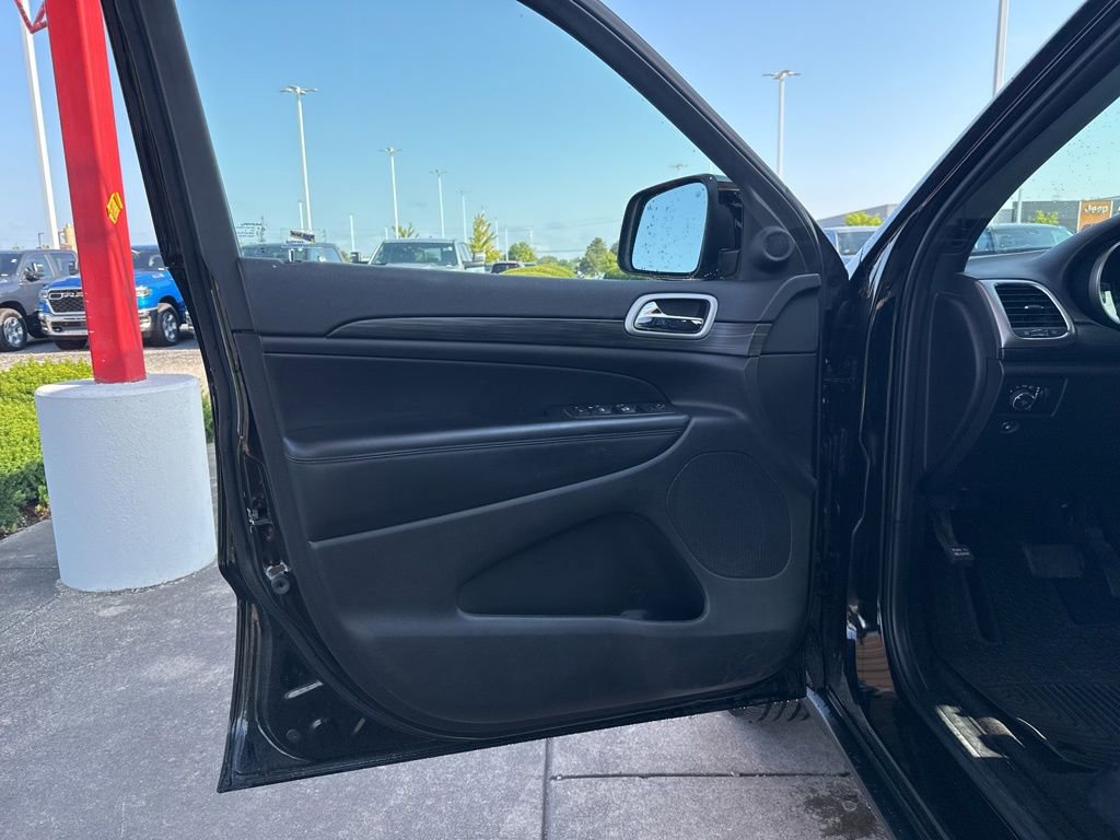 Used 2022 Jeep Grand Cherokee Laredo E w/ Security & Convenience Group image 10