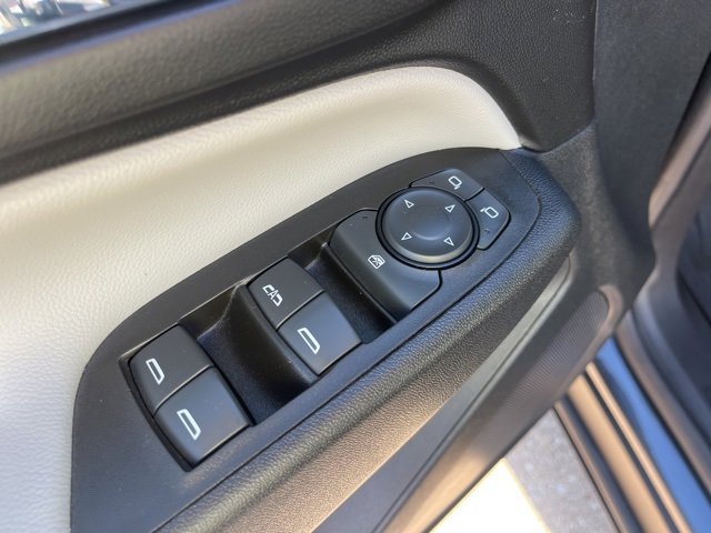 Used 2022 Chevrolet Equinox LS w/ LS Convenience Package image 12