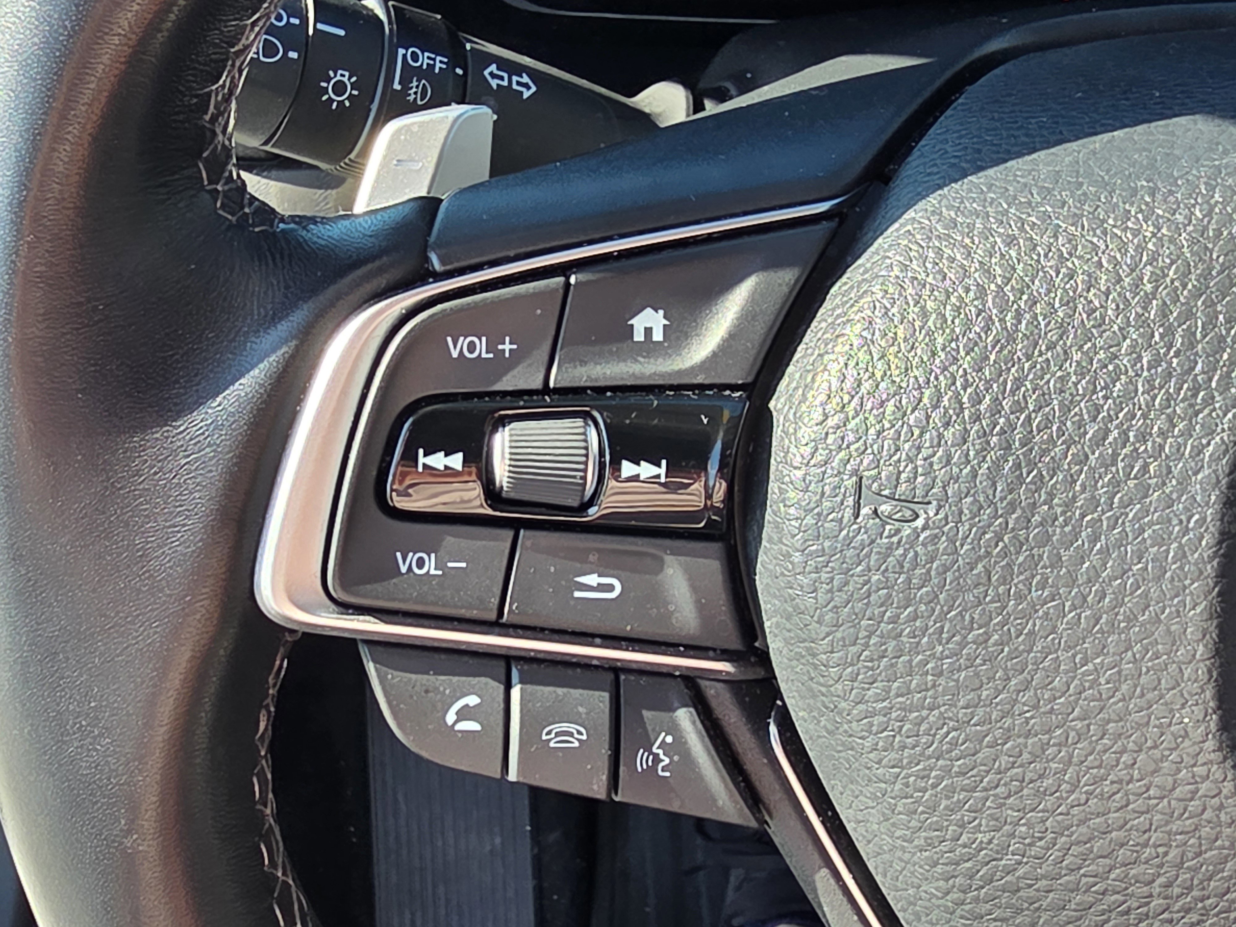 Used 2022 Honda Accord Touring image 13