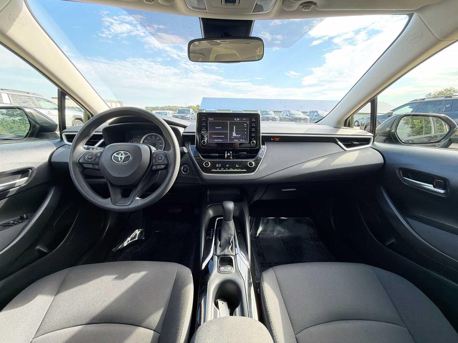 Used 2020 Toyota Corolla LE w/ LE Convenience Package FWD image 12