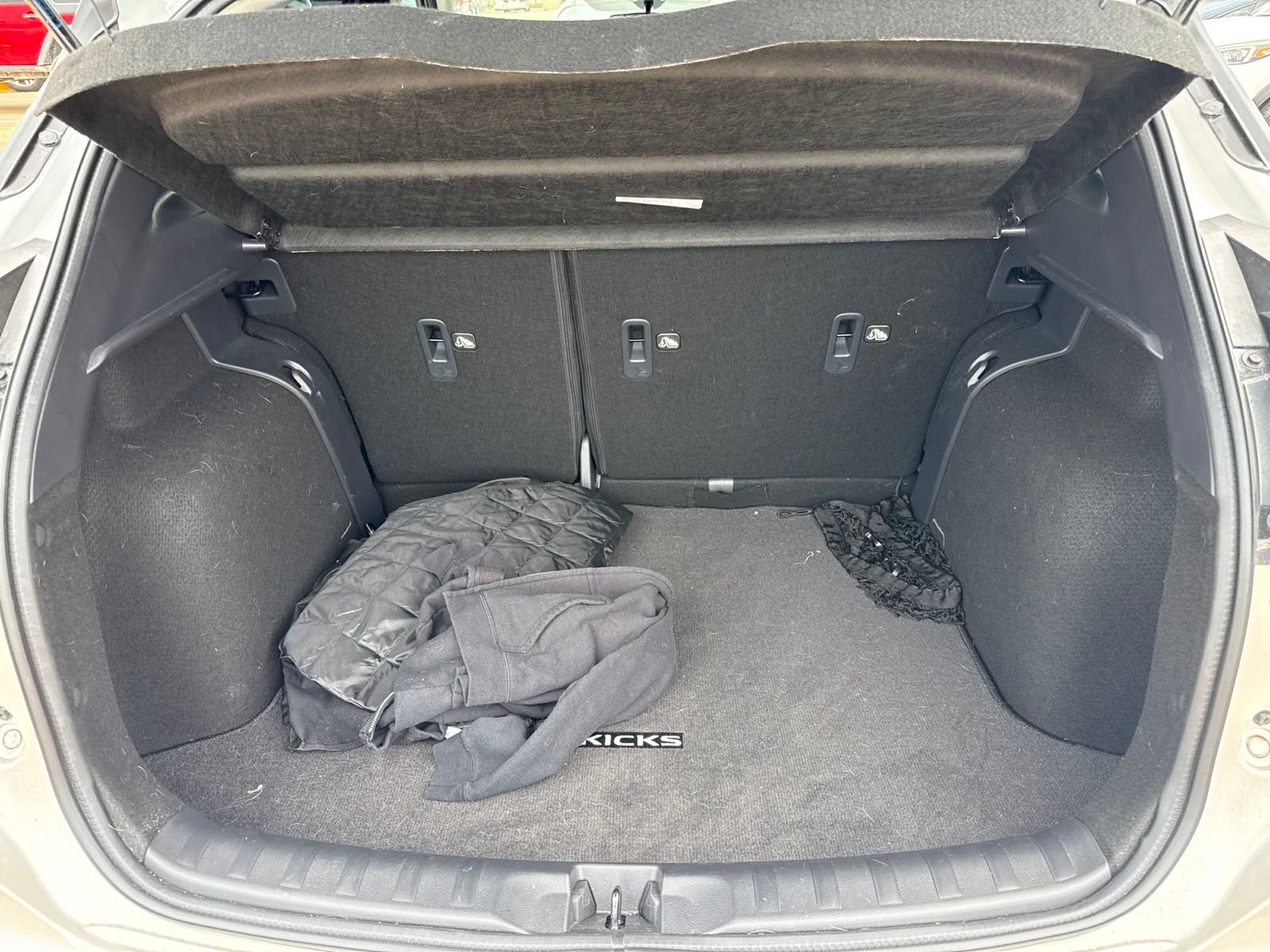 Used 2024 Nissan Kicks SR w/ SR Premium Package FWD image 3