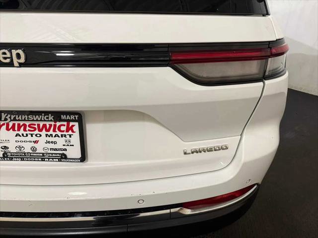 Certified 2023 Jeep Grand Cherokee Laredo w/ Luxury Tech Group I AWD/4WD image 18
