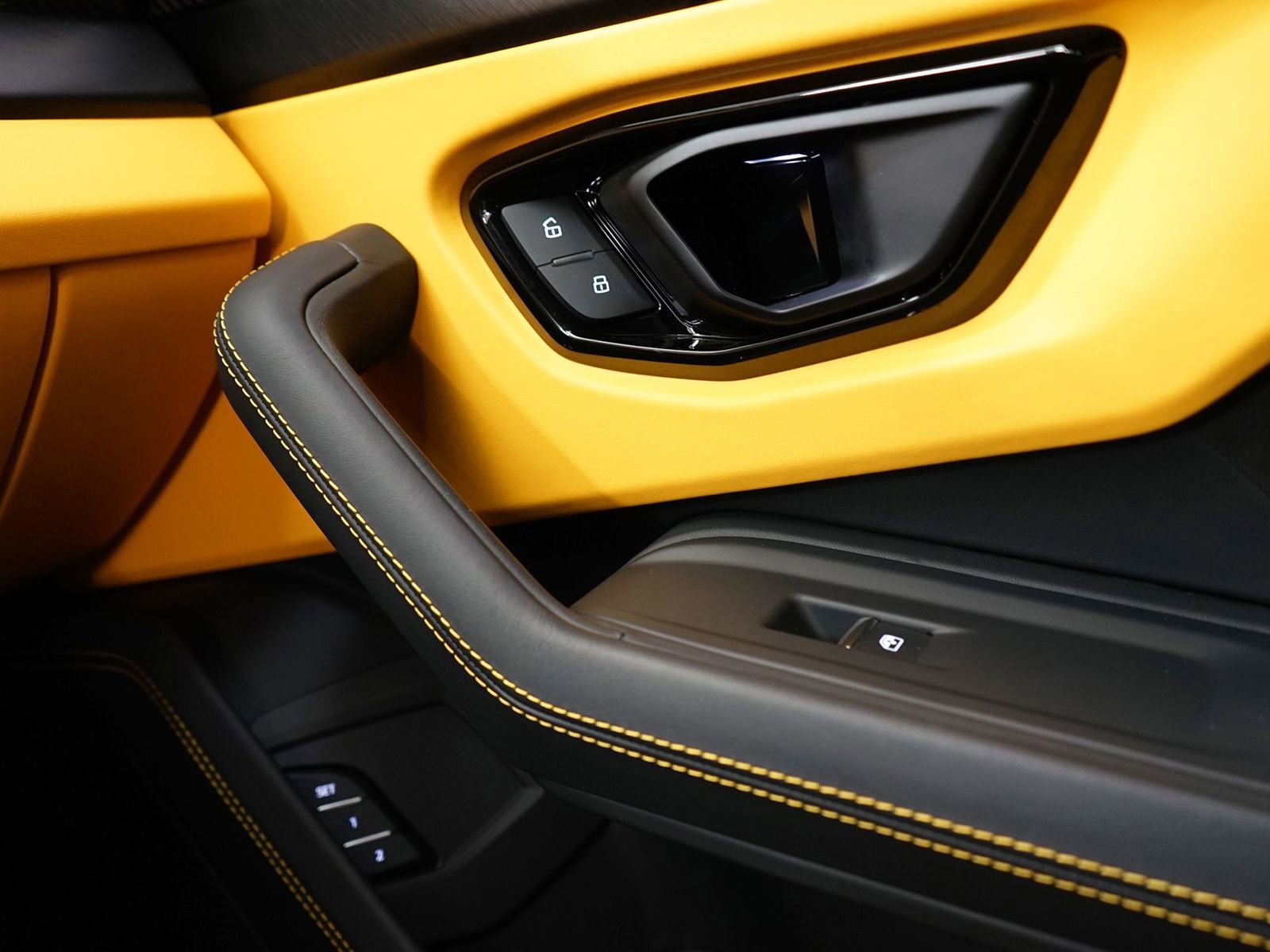 Used 2024 Lamborghini Urus S image 21