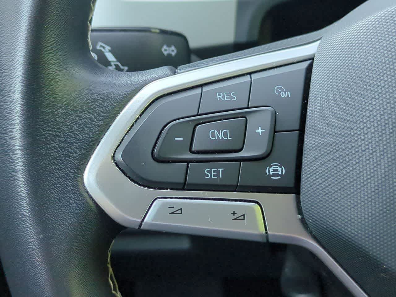Used 2023 Volkswagen Atlas SE AWD/4WD image 22