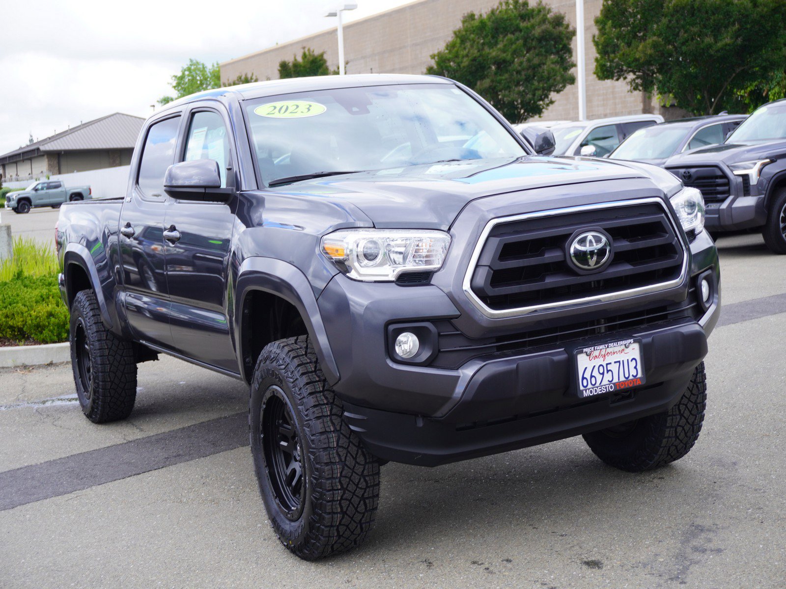 Used 2023 Toyota Tacoma SR5 AWD/4WD image 1