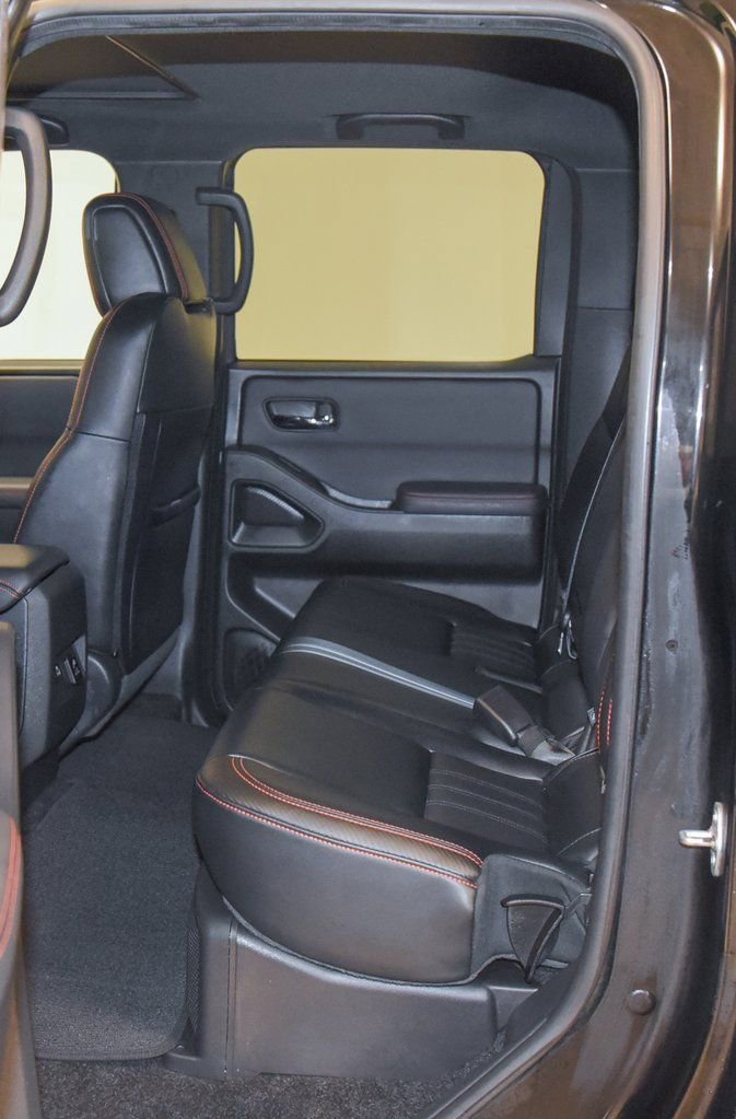 Used 2023 Nissan Frontier PRO-4X w/ Pro-4X Premium Package image 4