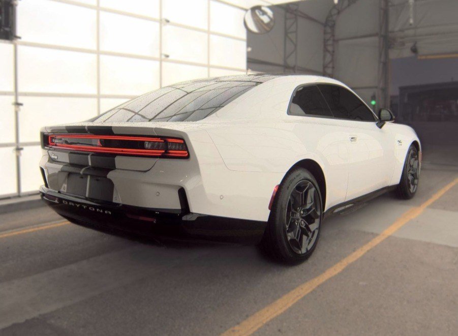 Used 2025 Dodge Charger Daytona R/T w/ Quick Order Package 25M R/T AWD/4WD image 2