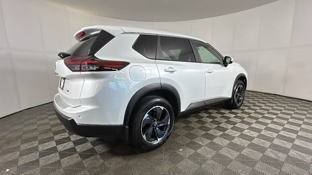 Used 2026 Nissan Rogue SV w/ Cold Weather Package AWD/4WD image 3