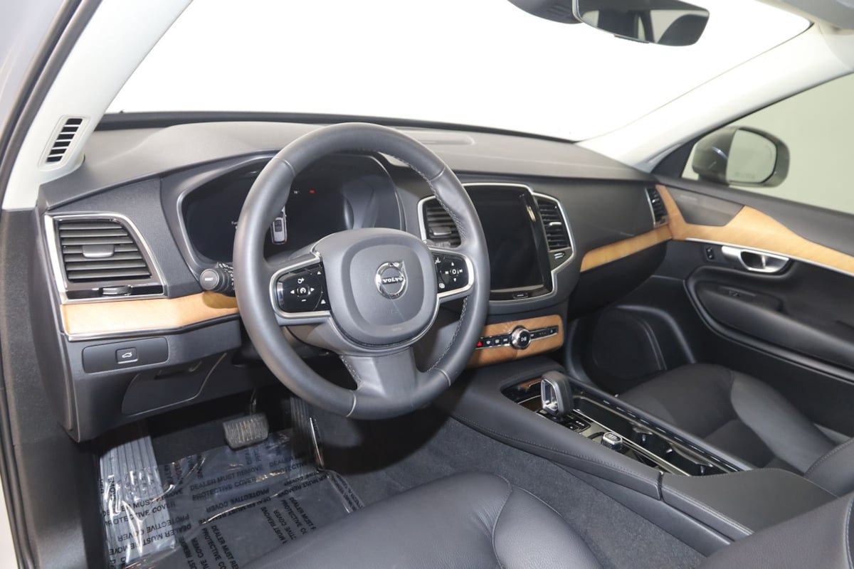 Used 2024 Volvo XC90 B6 Plus w/ Protection Package Premier AWD/4WD image 27