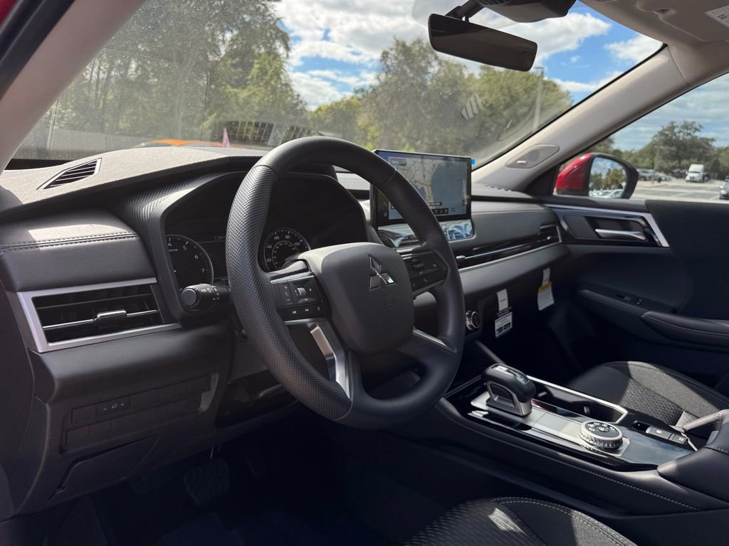 New 2025 Mitsubishi Outlander ES image 28