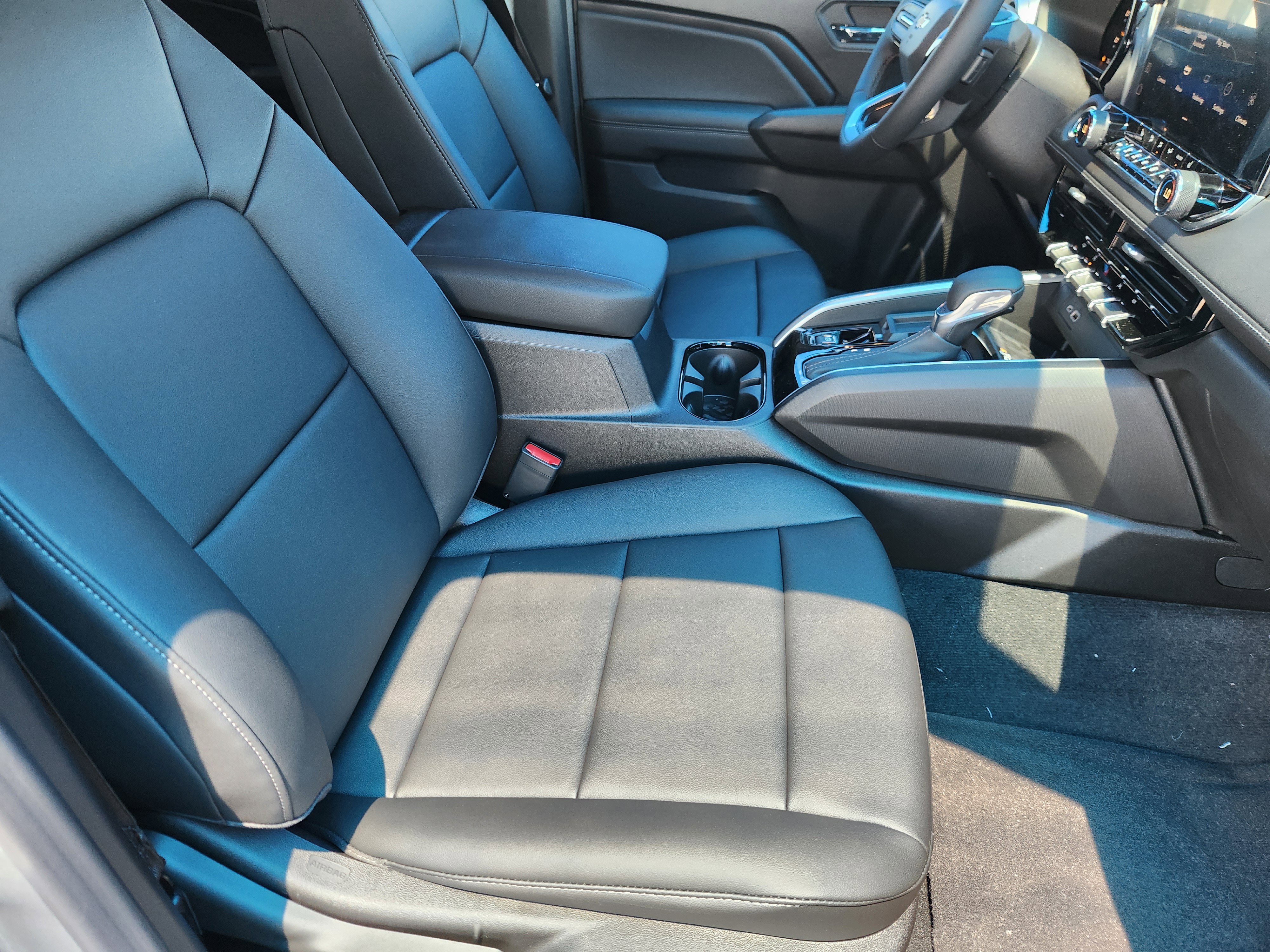 New 2025 Chevrolet Colorado LT w/ LT Convenience Package image 10