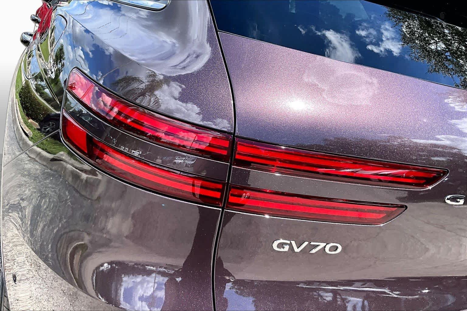 Used 2022 Genesis GV70 2.5T w/ Advanced Package AWD/4WD image 29