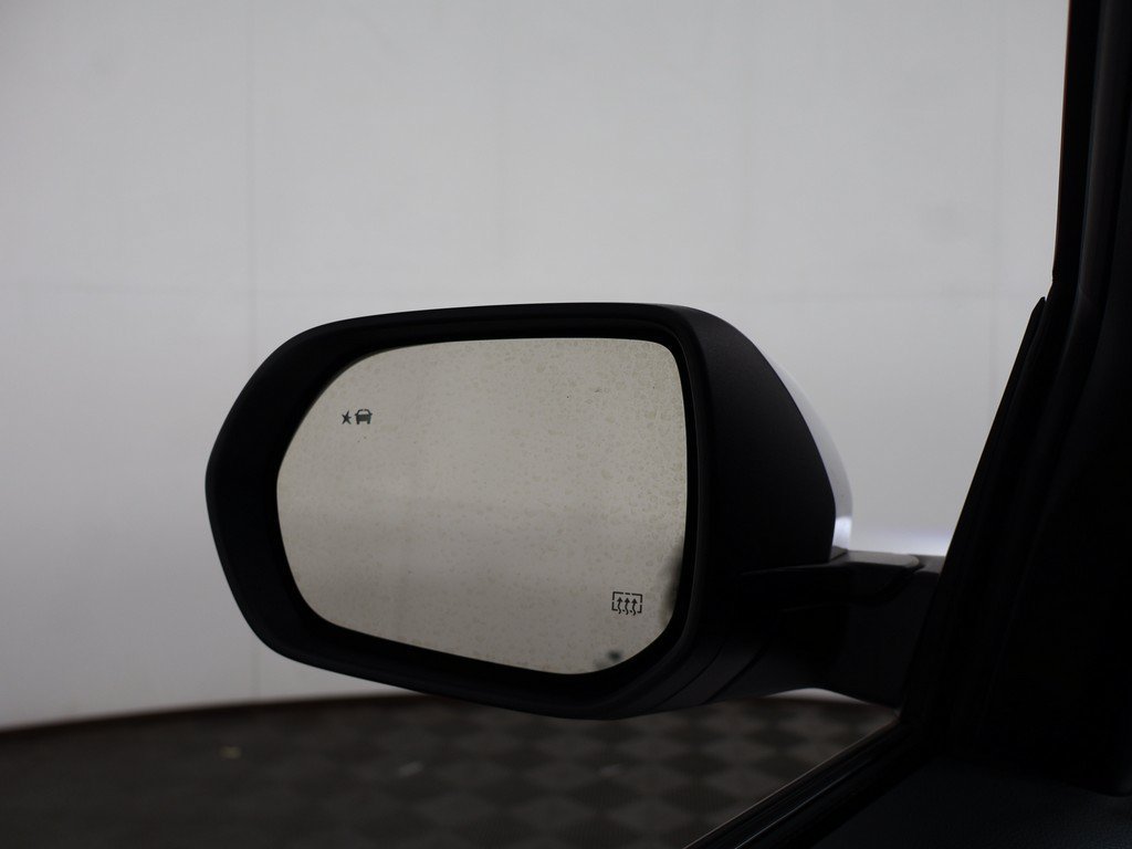 Used 2025 Chevrolet Equinox LT AWD/4WD image 36