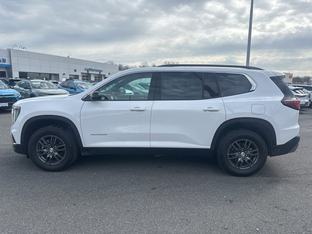 Used 2025 GMC Acadia Elevation image 8