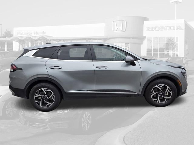 Used 2024 Kia Sportage LX image 6