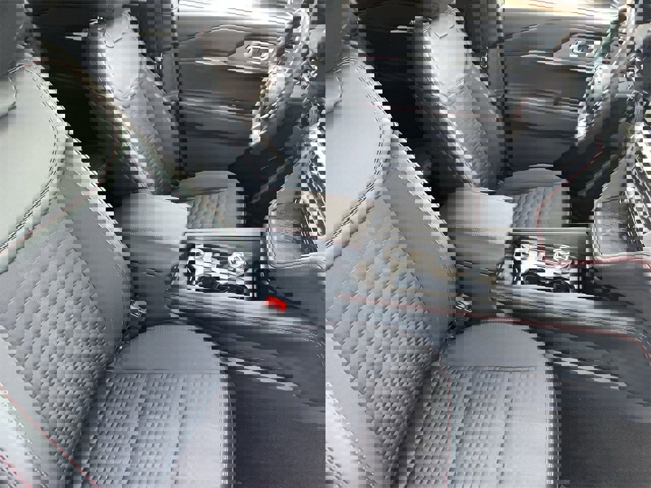 Used 2025 Ford Explorer ST-Line w/ Premium Package image 10