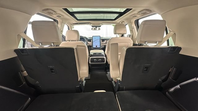 Used 2024 Ford Expedition Limited image 18