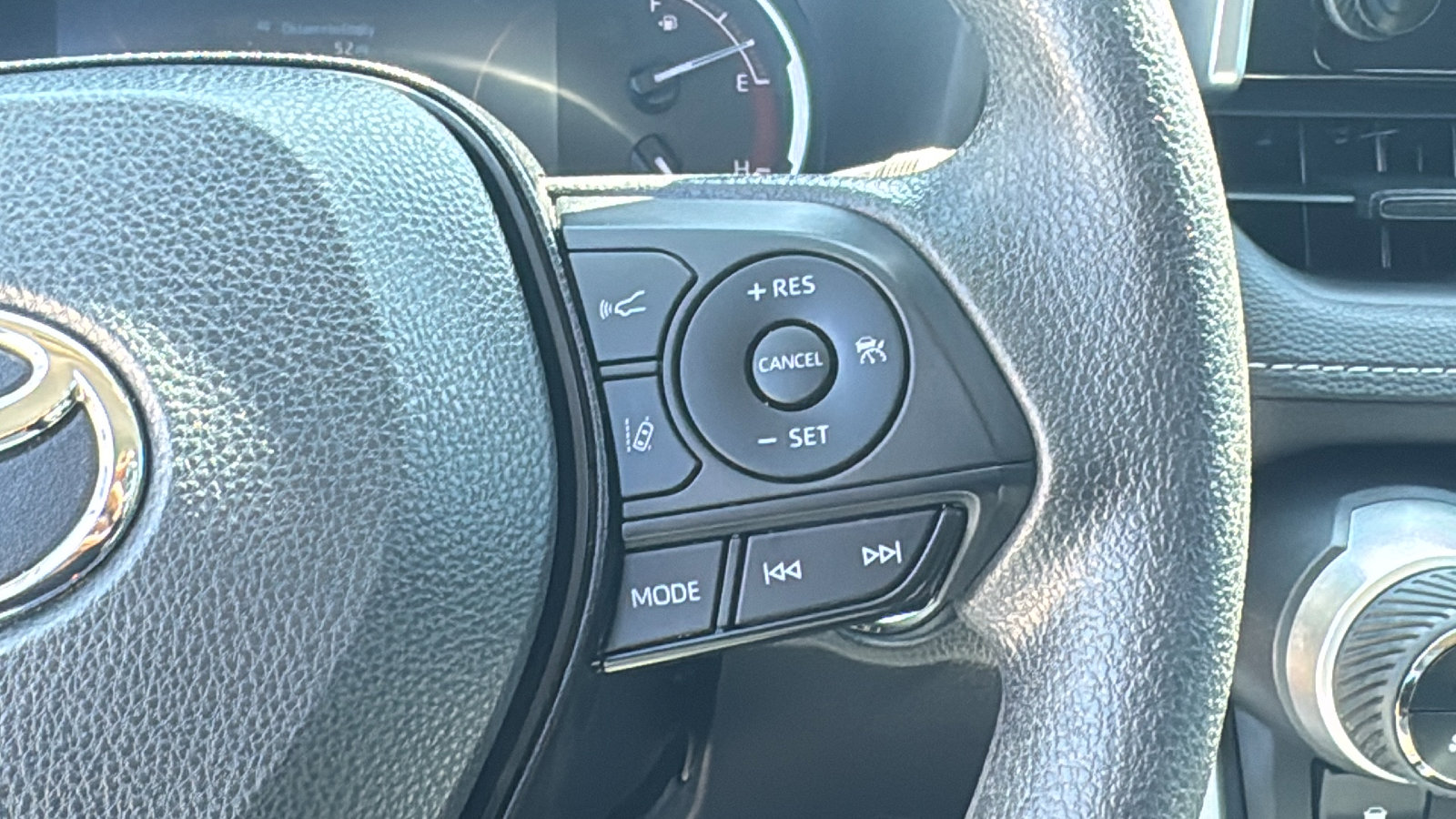 Used 2024 Toyota RAV4 XLE image 23