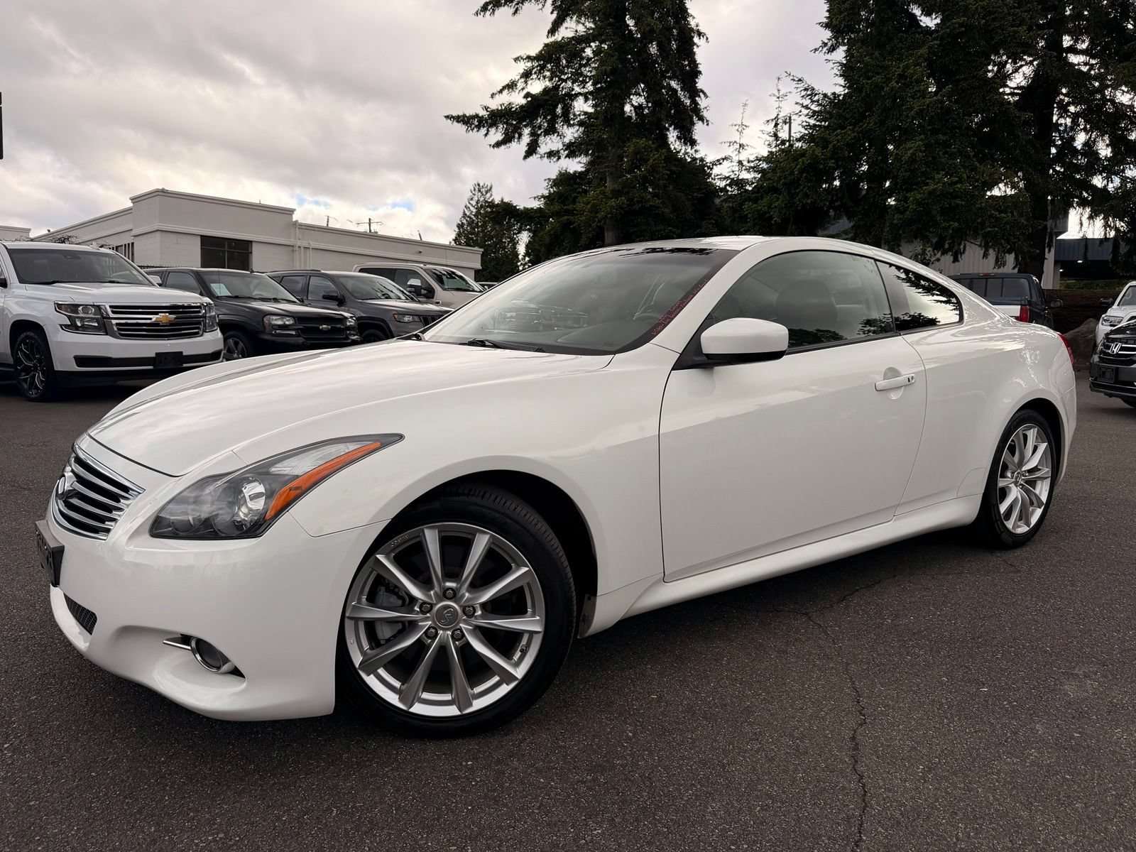 Used 2011 INFINITI G37 Journey w/ Premium Pkg