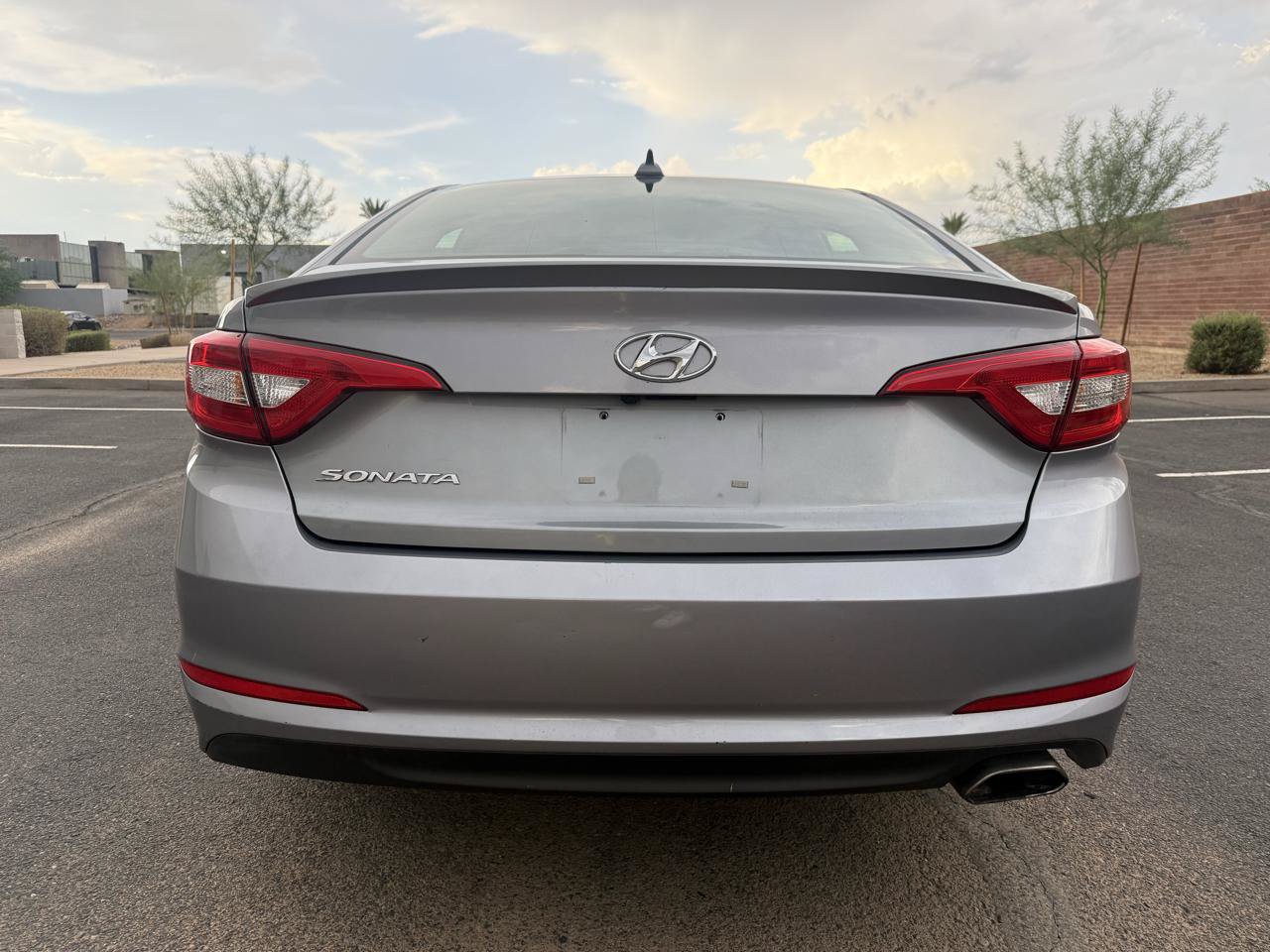 Used 2016 Hyundai Sonata SE w/ Cargo Package FWD image 4