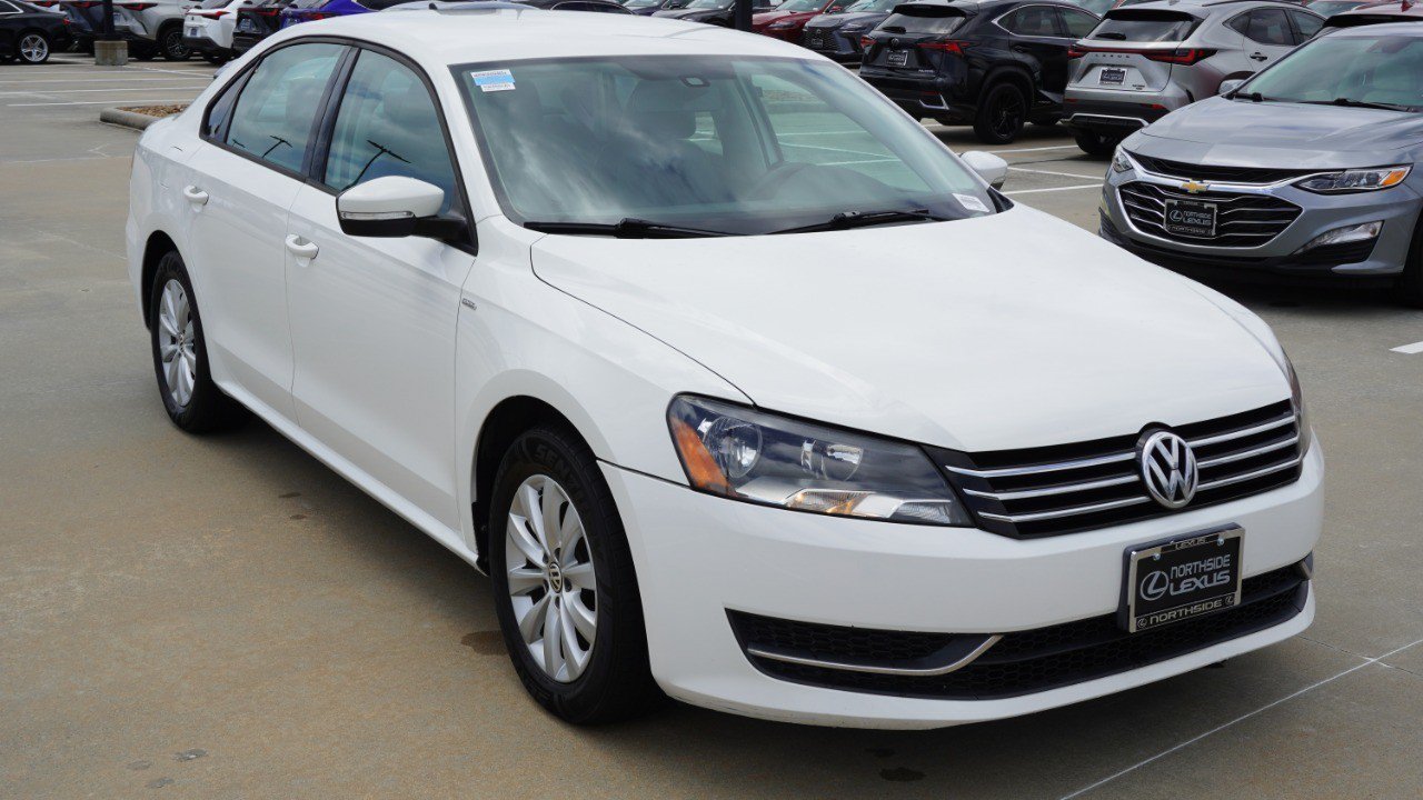 Used 2014 Volkswagen Passat 1.8T Wolfsburg Edition FWD image 3