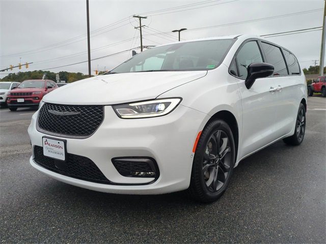 New 2026 Chrysler Pacifica Select image 8