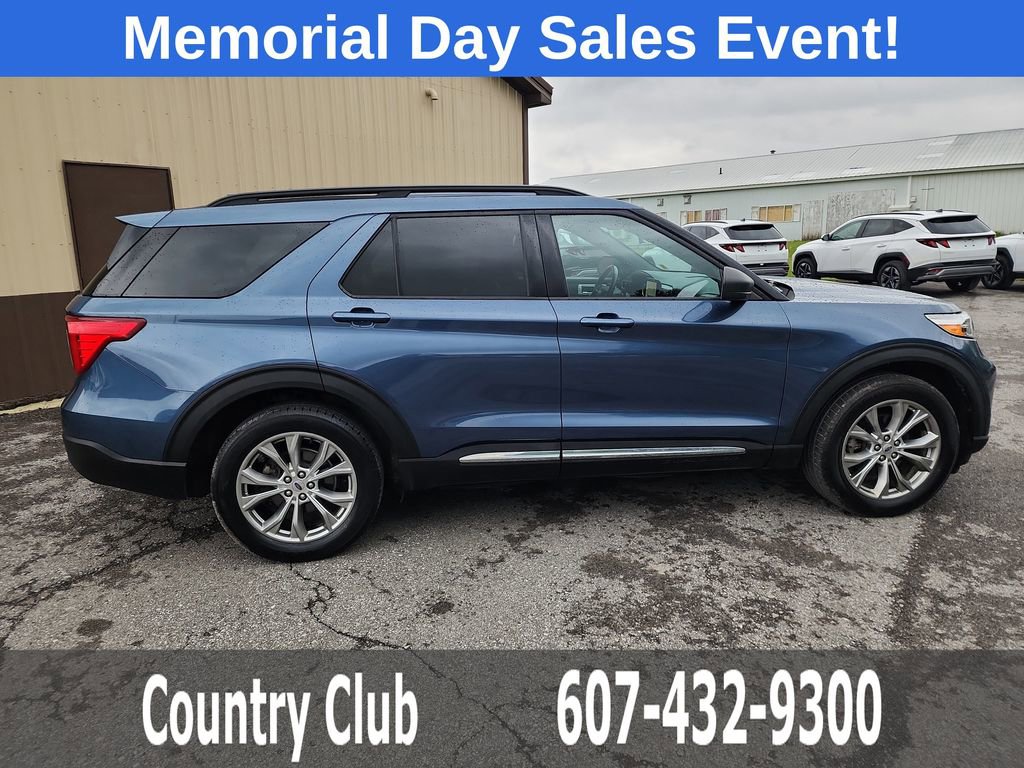 Used 2020 Ford Explorer XLT w/ Equipment Group 202A AWD/4WD image 9