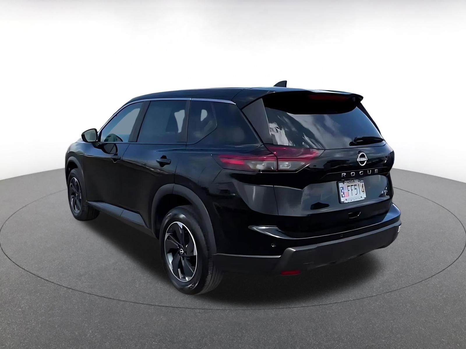 Used 2025 Nissan Rogue SV image 11