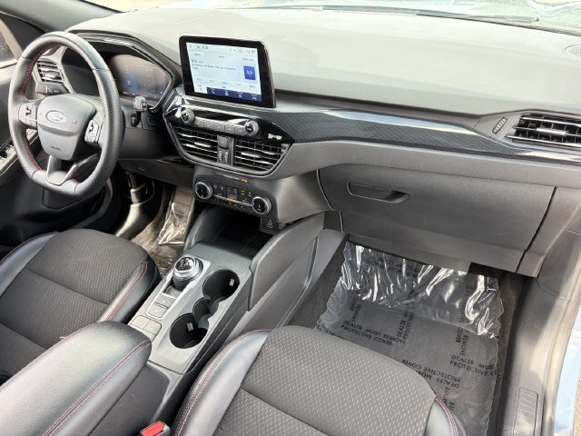 Used 2025 Ford Escape ST-Line Select AWD/4WD image 13