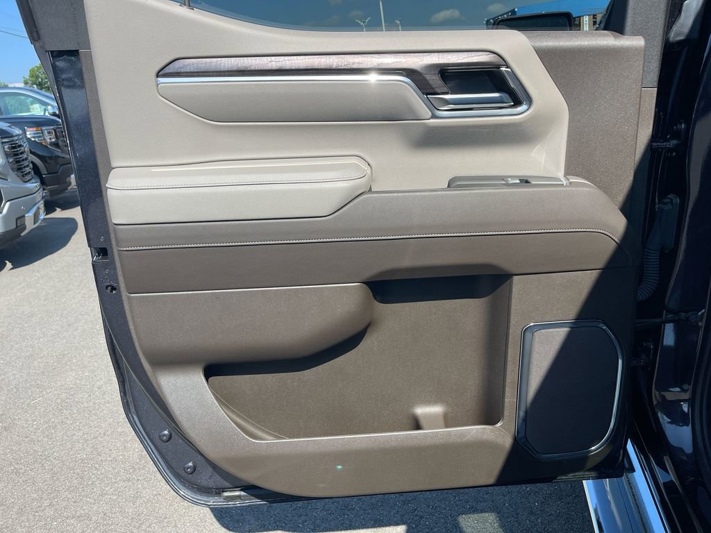 Used 2024 Chevrolet Silverado 1500 LTZ w/ LTZ Convenience Package II image 30