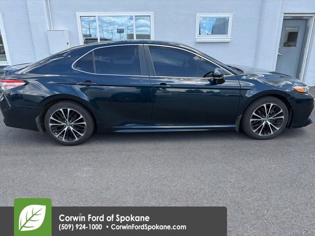 Used 2018 Toyota Camry SE w/ Moonroof Package FWD image 13