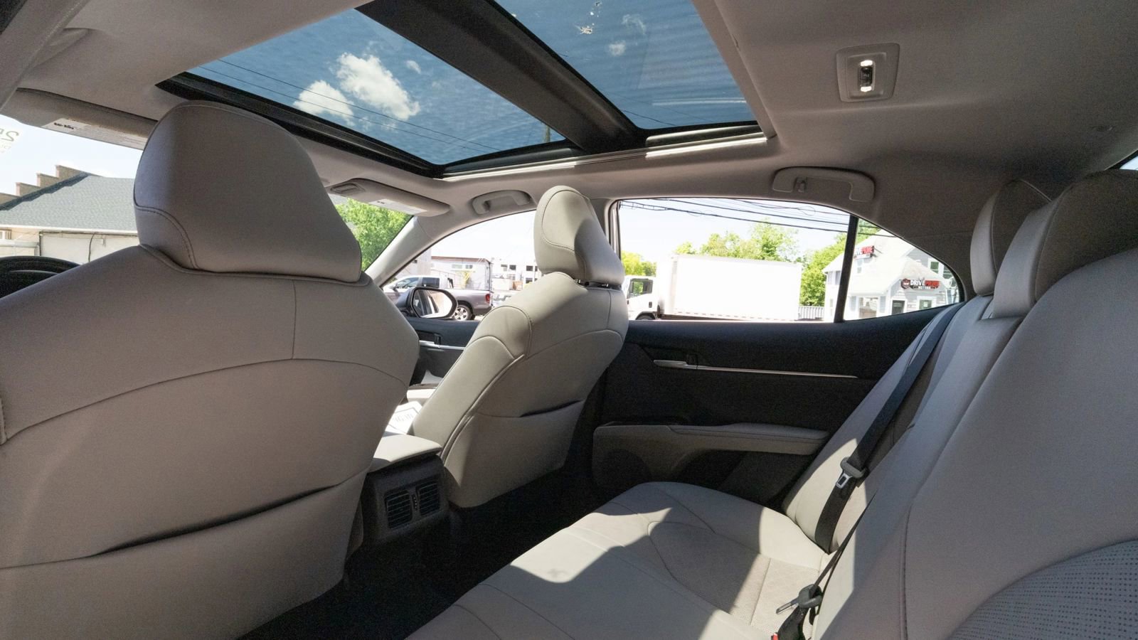 Used 2023 Toyota Camry XSE FWD image 21