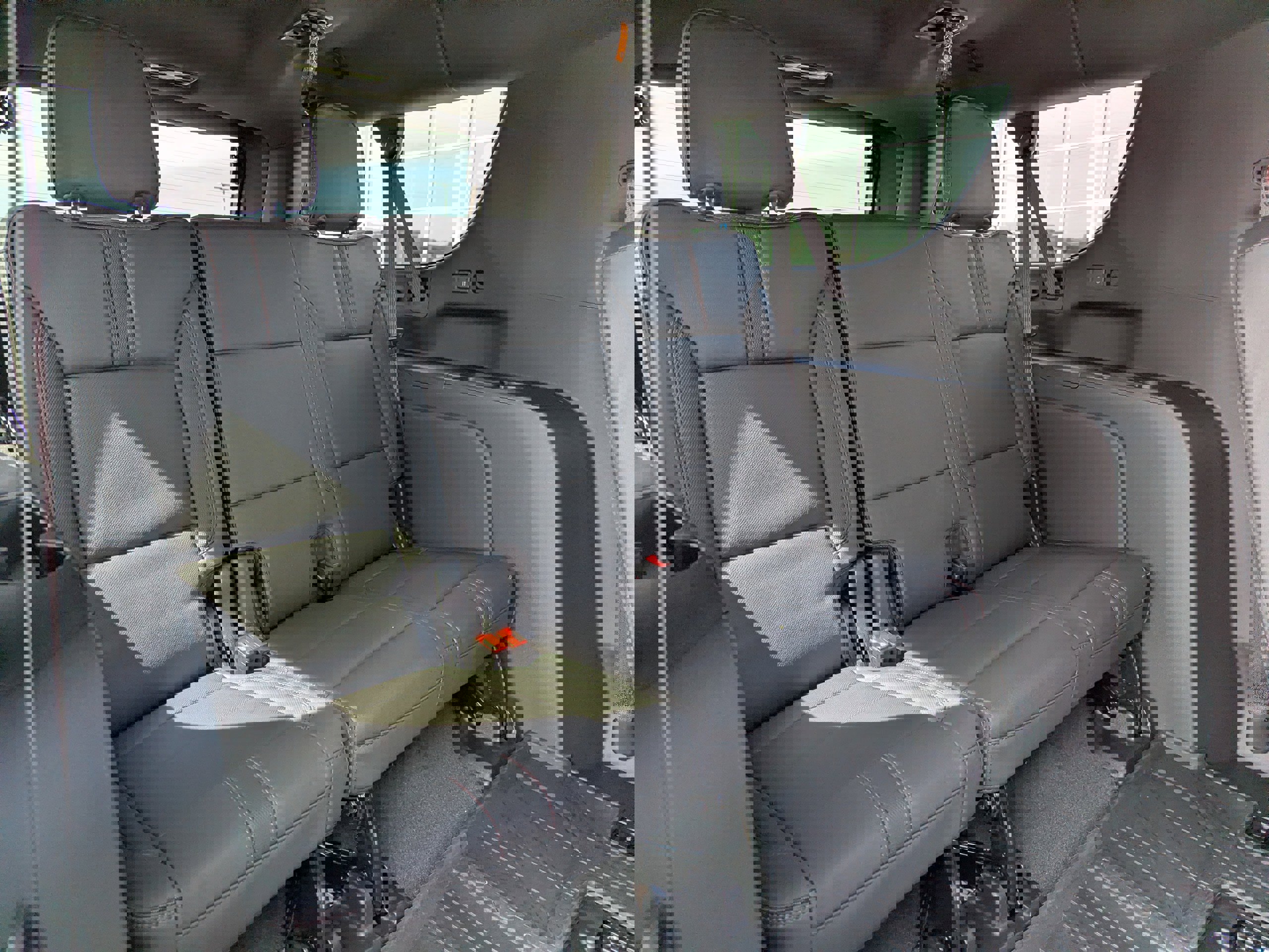 New 2026 Chevrolet Suburban RST image 41