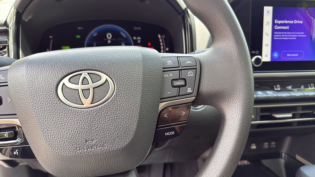 Used 2025 Toyota Camry LE AWD/4WD image 23