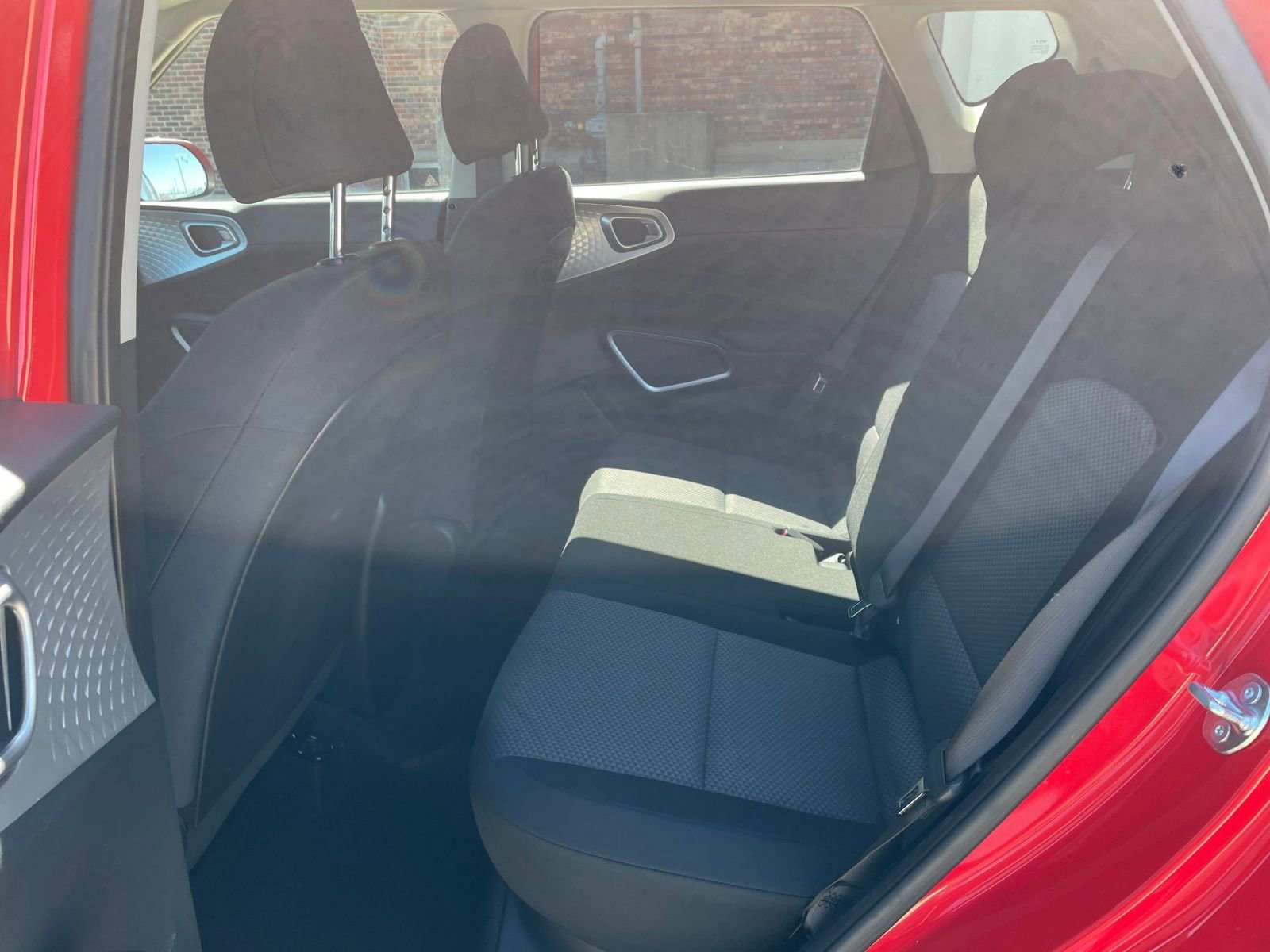 Used 2025 Kia Soul LX w/ LX Technology Package FWD image 23