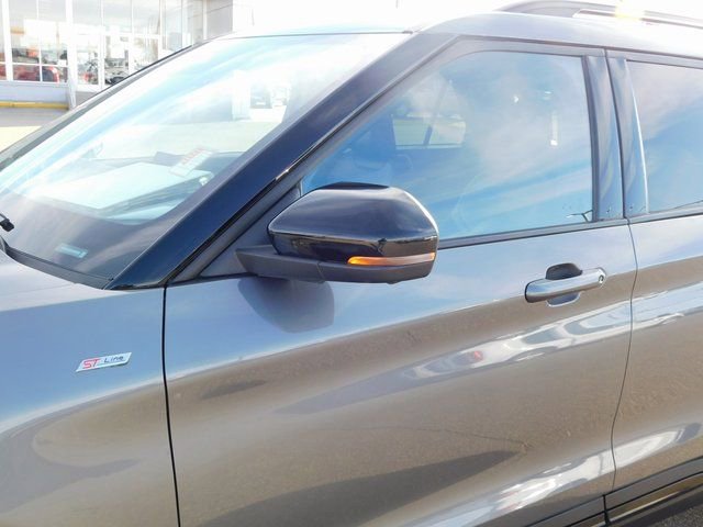 Used 2025 Ford Explorer ST-Line w/ ST-Line Street Pack image 11