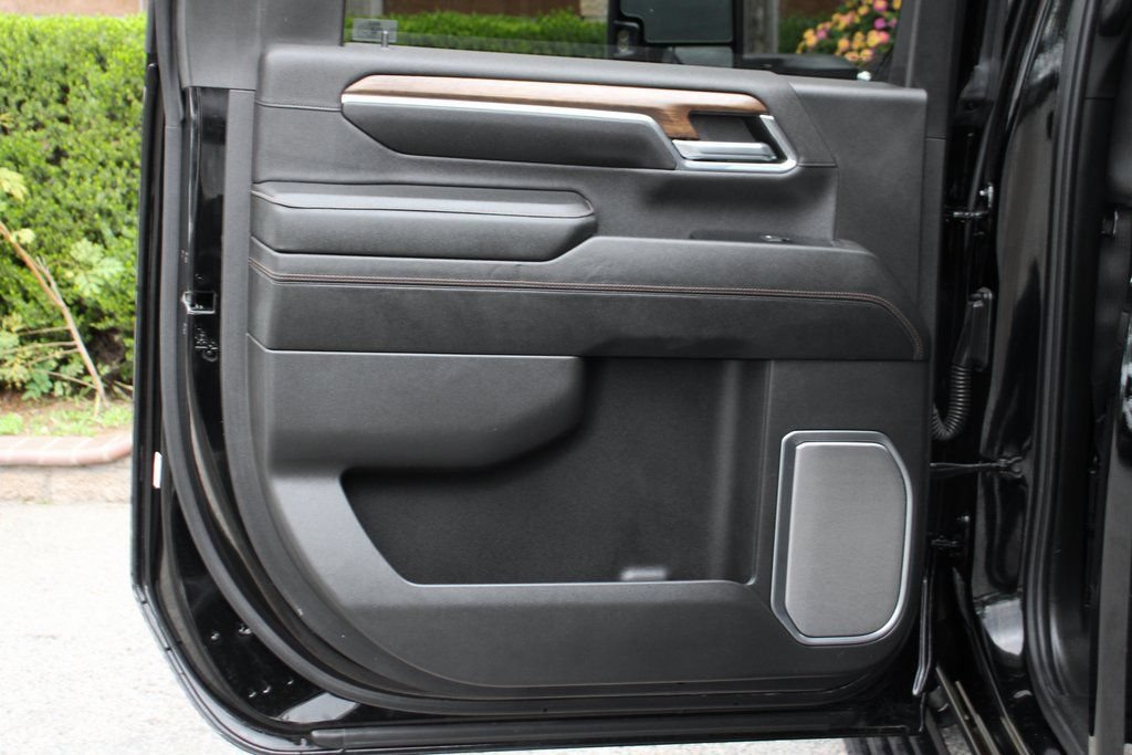 Used 2024 Chevrolet Silverado 2500 High Country w/ Technology Package AWD/4WD image 37