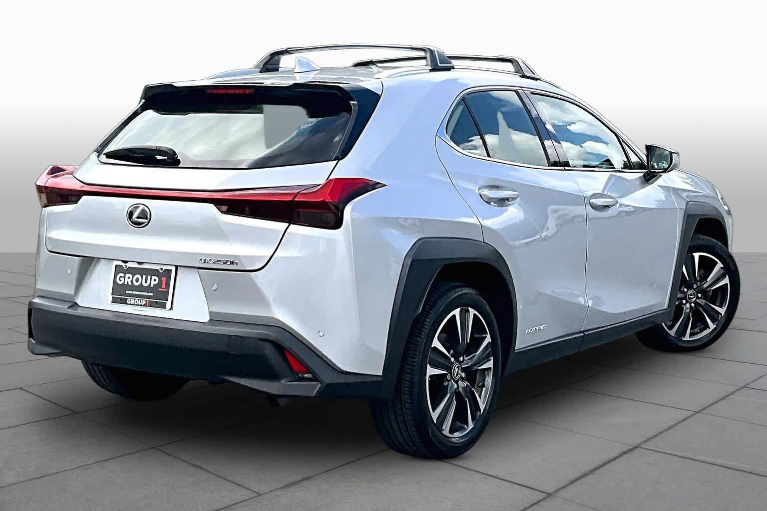 Used 2020 Lexus UX 250h w/ Premium Package AWD/4WD image 13