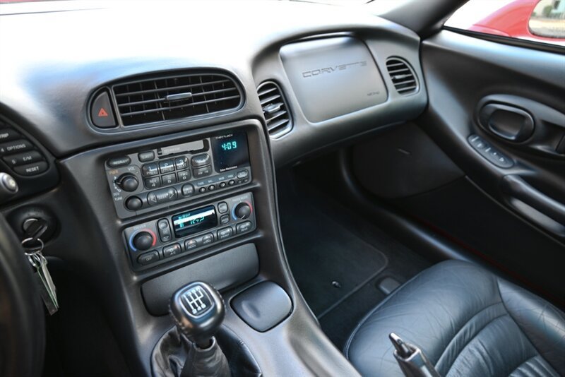 Used 1999 Chevrolet Corvette Coupe w/ Memory Pkg RWD image 37