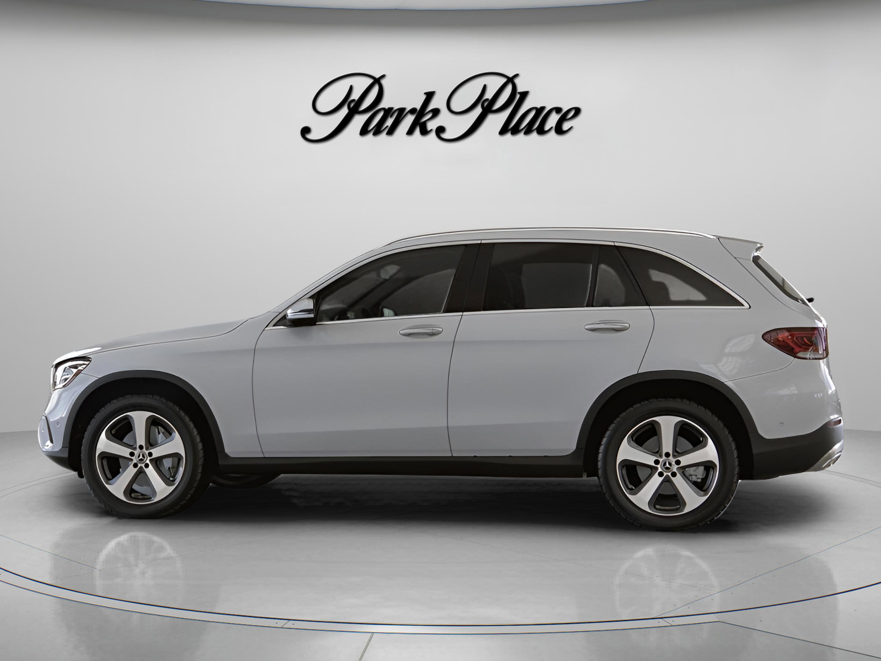 Certified 2022 Mercedes-Benz GLC 300 4MATIC w/ Premium Package Lite image 8